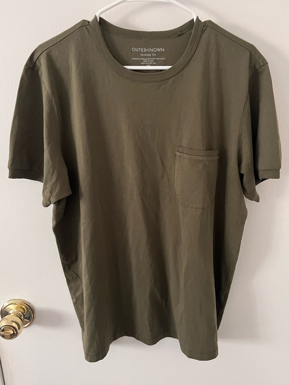 Outerknown Men’s Sojourn Tee Olive Green Front Pocket Organic Pima Cotton Large